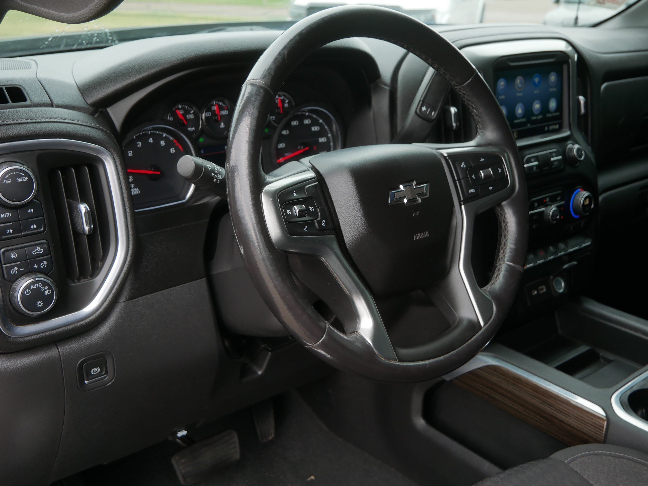 Certified 2021 Chevrolet Silverado 1500 LT Trail Boss w/ LPO, Dark Essentials Package AWD/4WD image 19