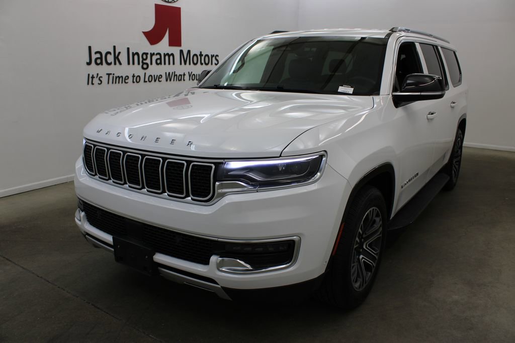 Used 2024 Jeep Wagoneer L Series II image 2