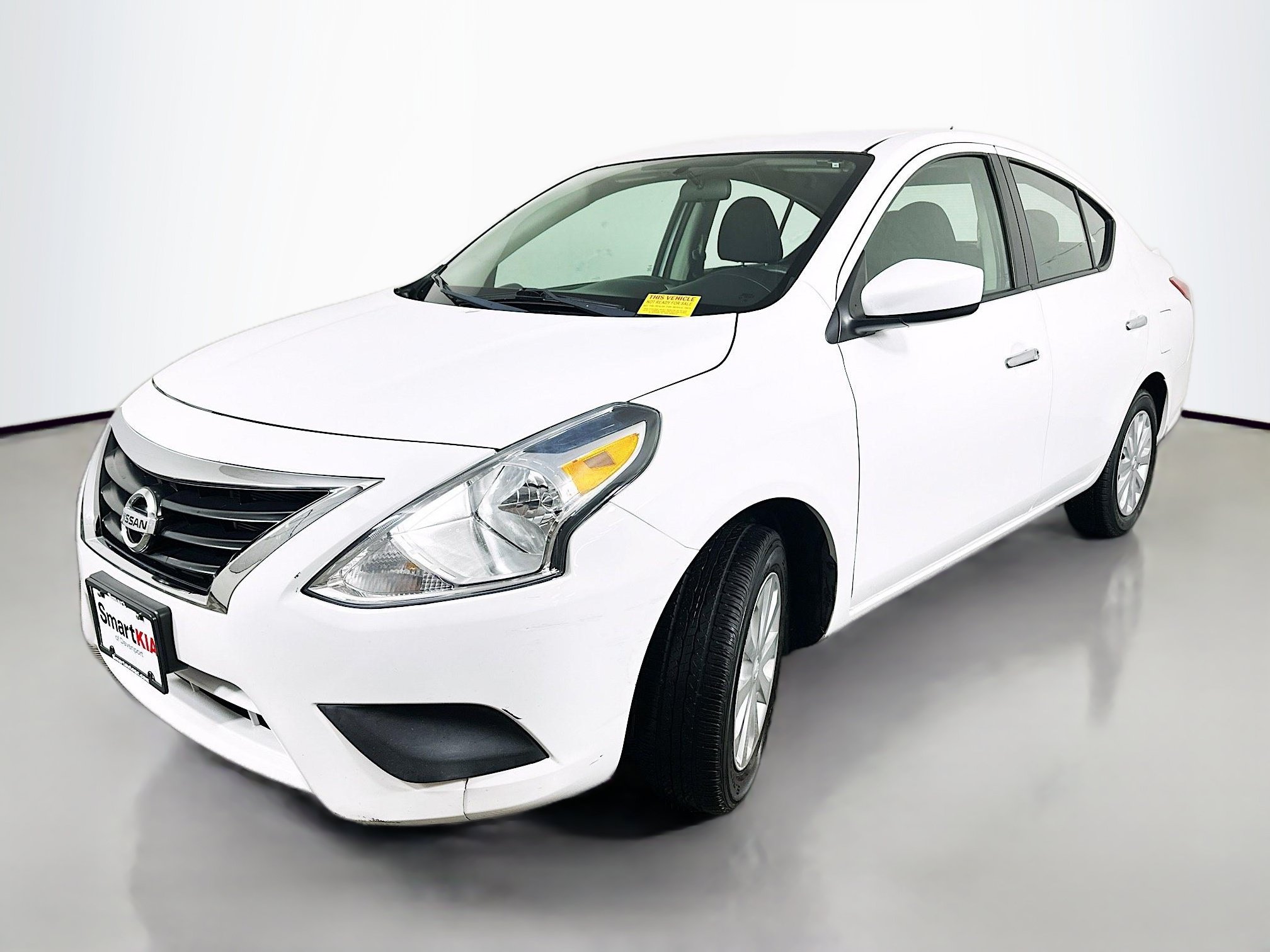 Used 2019 Nissan Versa SV FWD image 3
