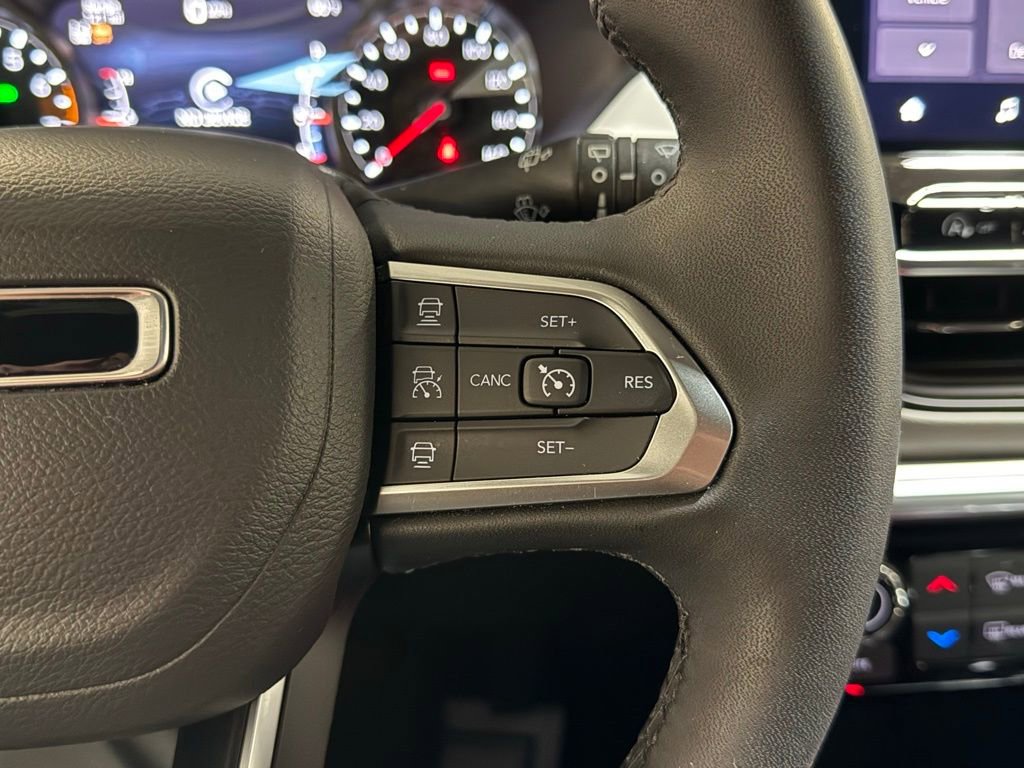 Used 2025 Jeep Compass Limited AWD/4WD image 33