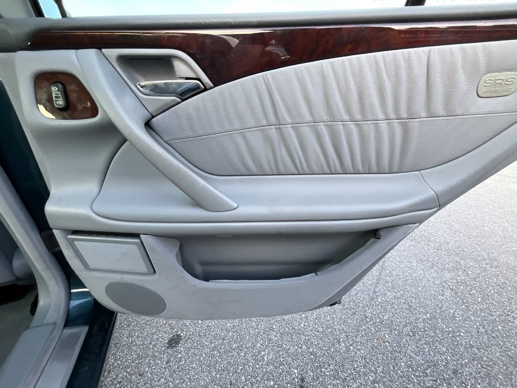 Used 2000 Mercedes-Benz E 430 Sedan image 22