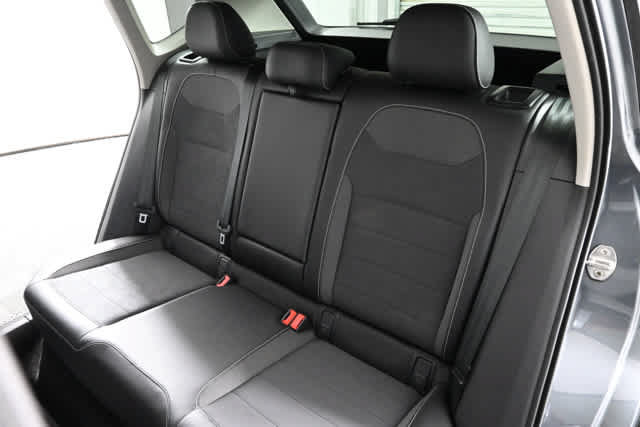 Certified 2023 Volkswagen Taos SE FWD image 11