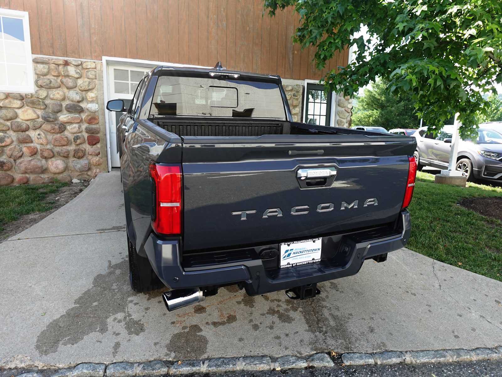 Used 2024 Toyota Tacoma Limited w/ Limited Package (LT) AWD/4WD image 5