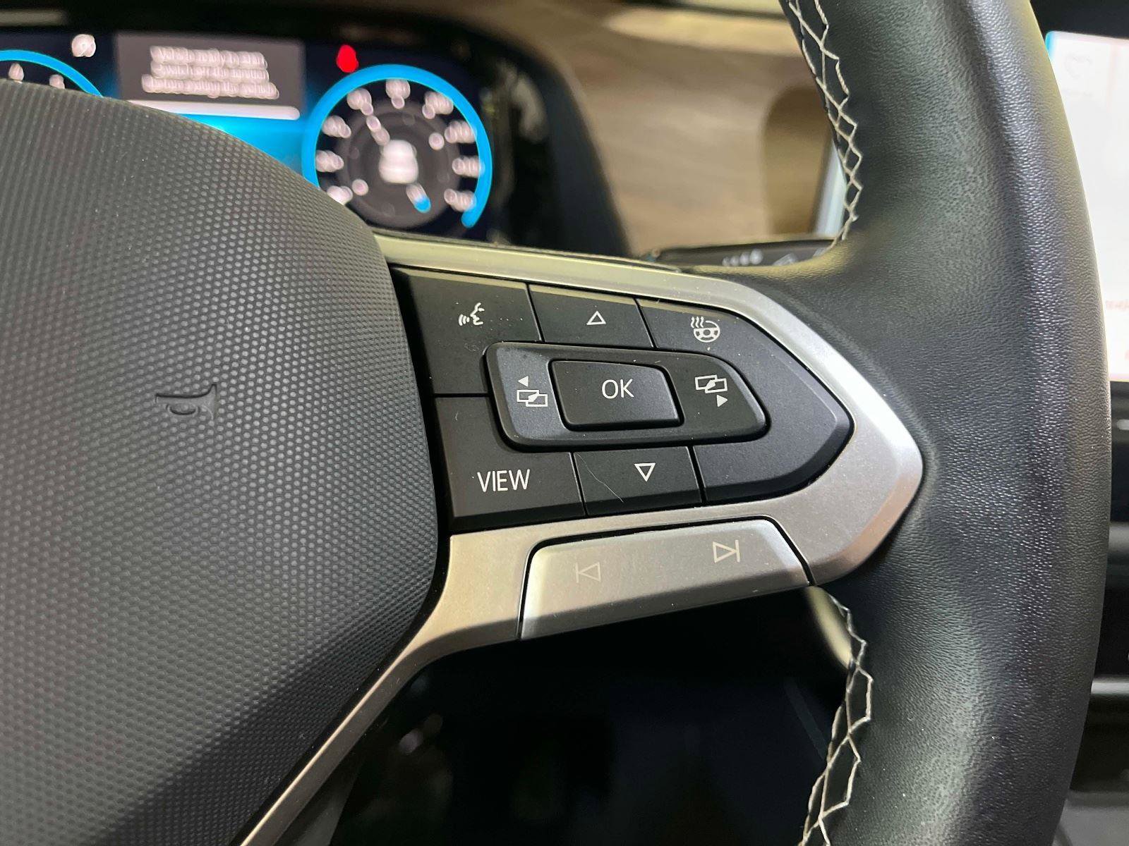 Certified 2025 Volkswagen Atlas SE image 27