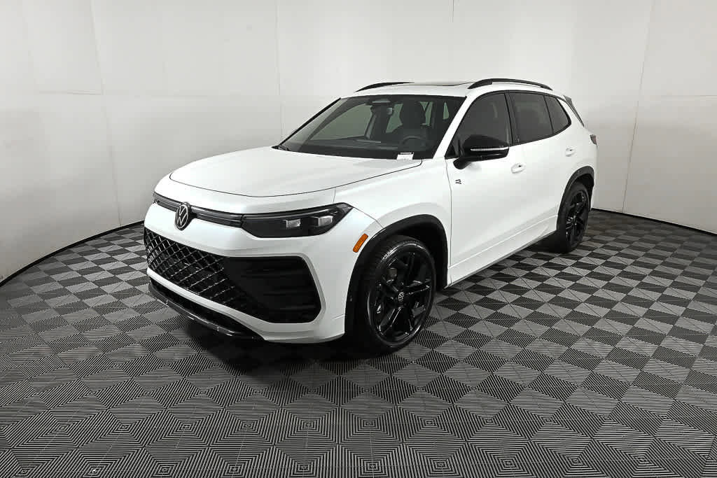 New 2026 Volkswagen Tiguan SE R-Line FWD image 25