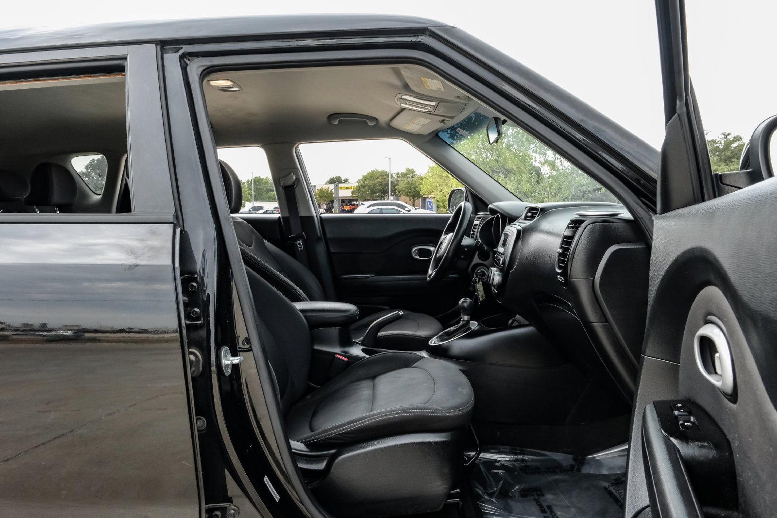 Used 2014 Kia Soul FWD image 28