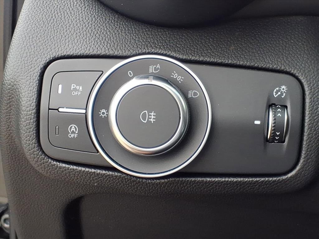 New 2025 Alfa Romeo Giulia w/ Driving Assist Package image 17