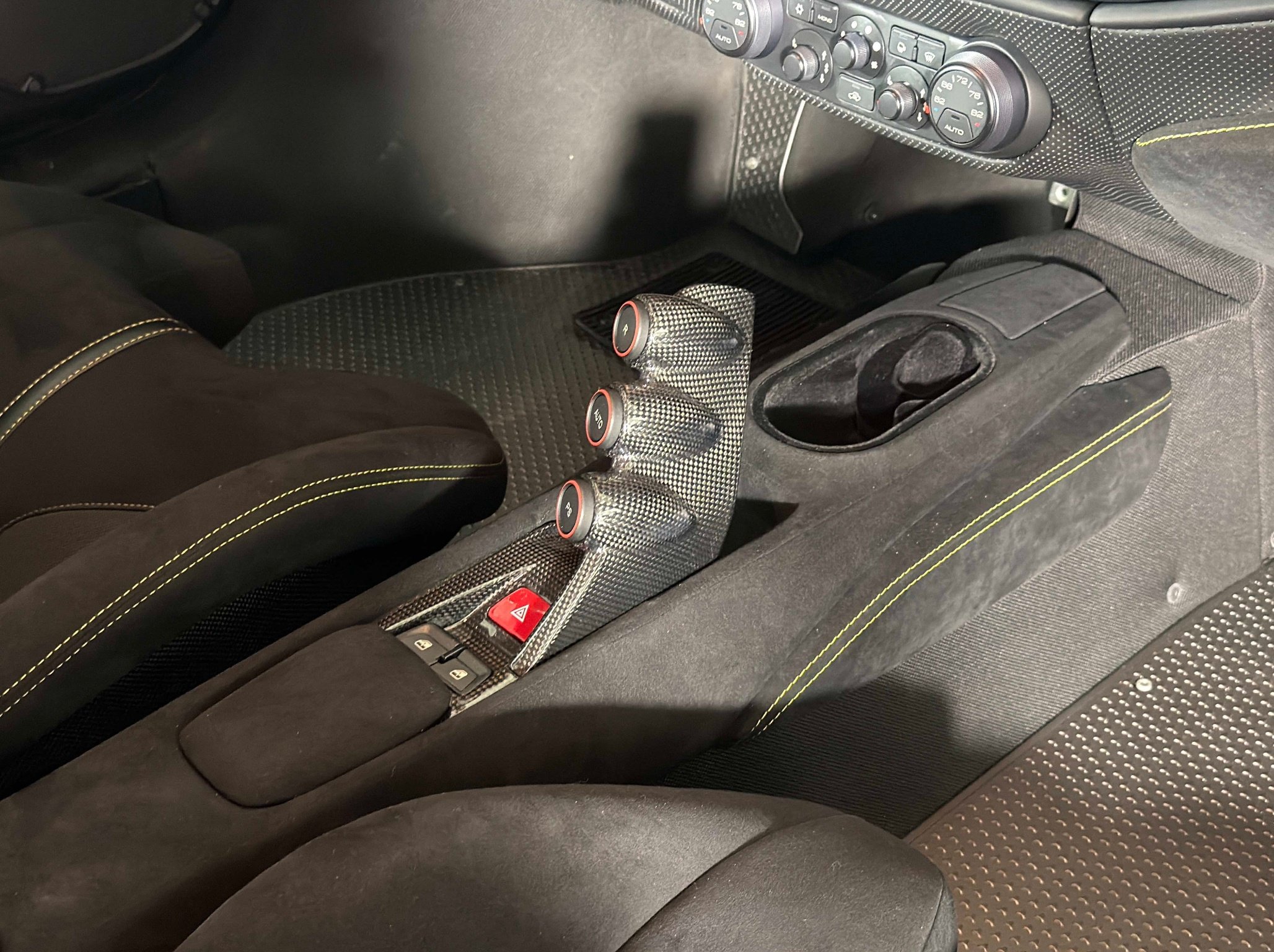 Used 2020 Ferrari 488 Pista Coupe RWD image 31