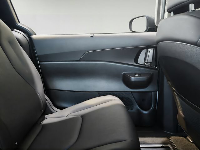 Certified 2026 Kia Carnival SX w/ SX Dark Edition Package FWD image 24