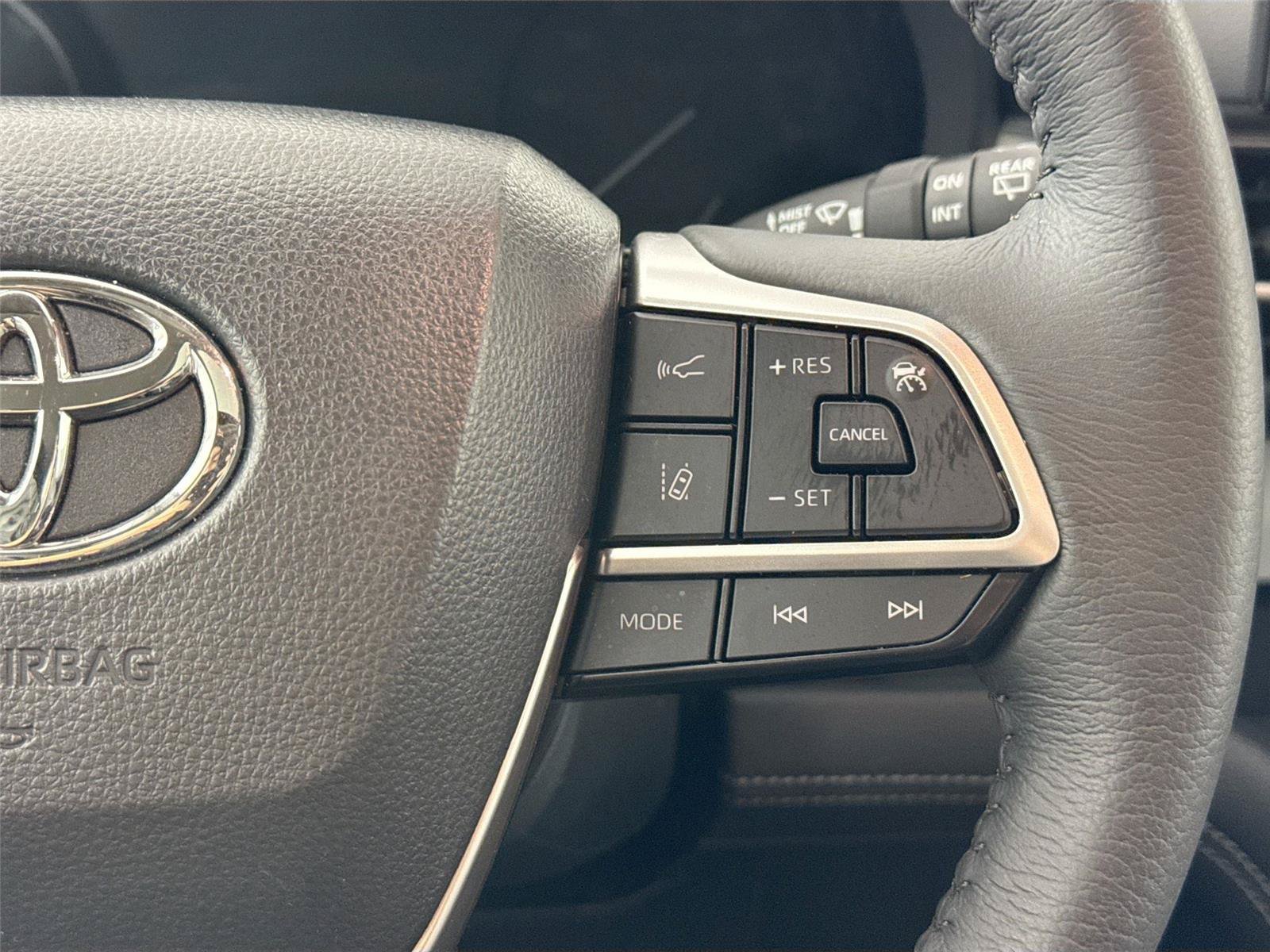 Certified 2026 Toyota Sienna XLE FWD image 20