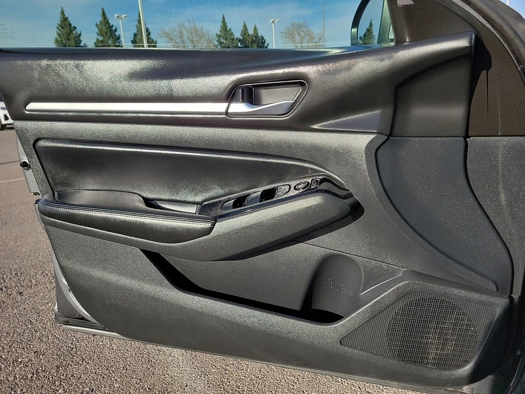 Used 2023 Nissan Altima 2.5 SV AWD/4WD image 18