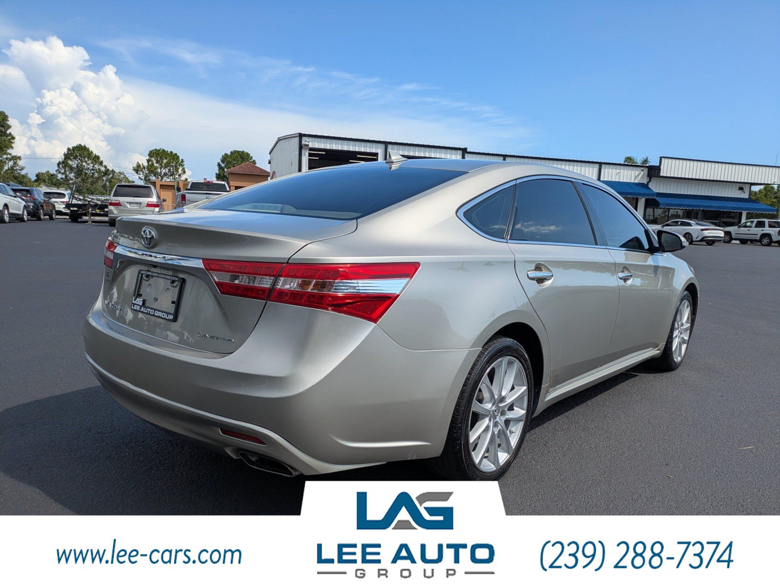 Used 2014 Toyota Avalon Limited FWD image 3