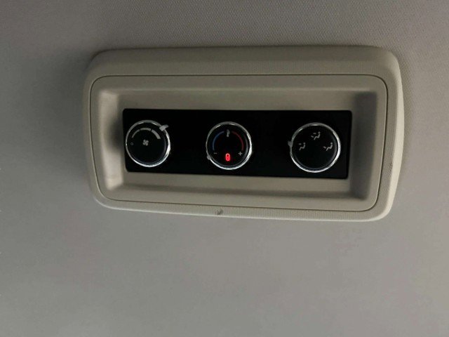 Used 2012 Volkswagen Routan S image 42