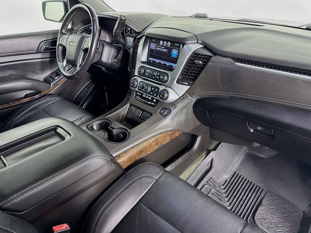 Used 2015 Chevrolet Suburban LT w/ Luxury Package image 38