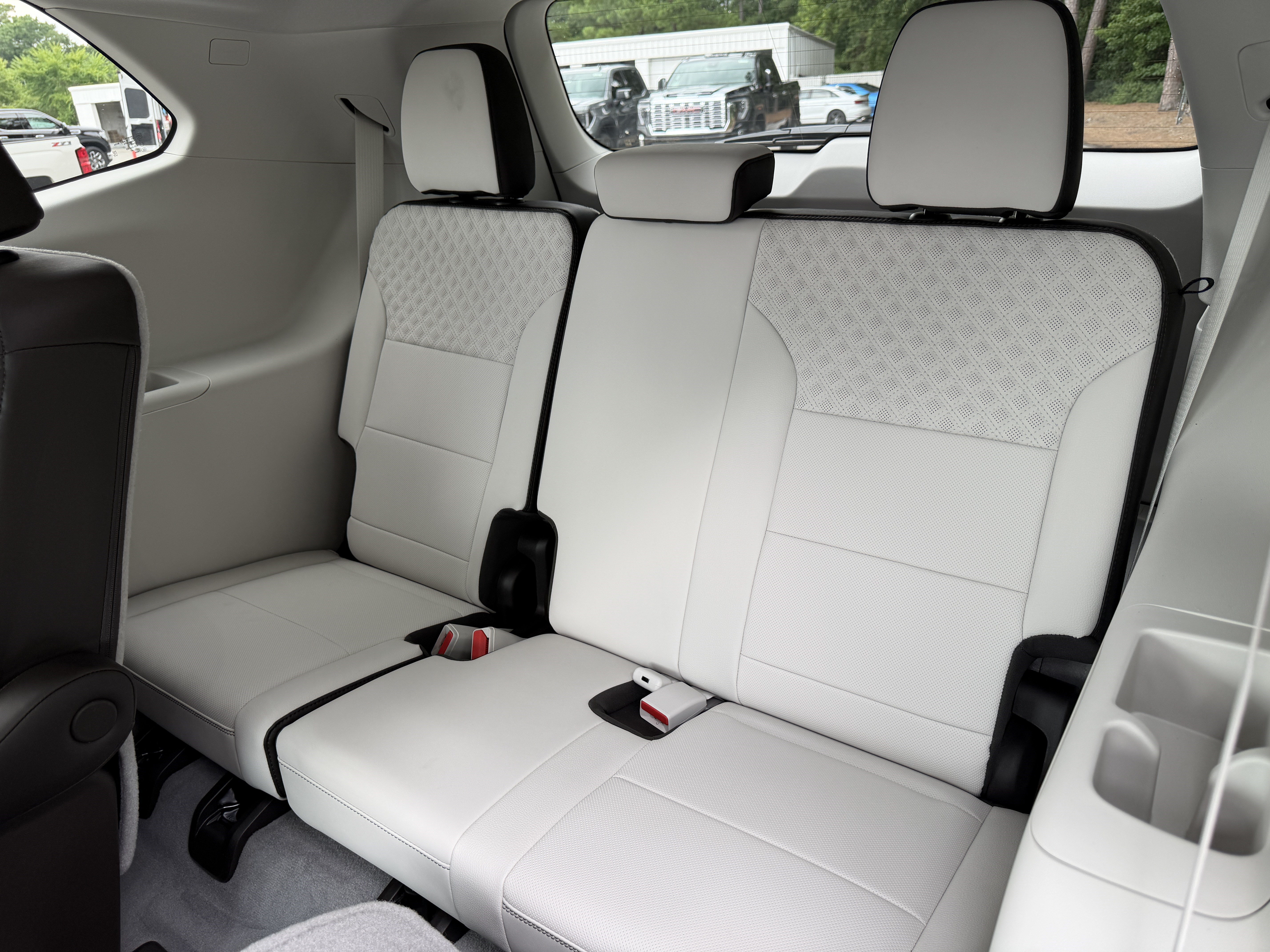 New 2026 GMC Acadia Denali w/ Super Cruise Package FWD image 17