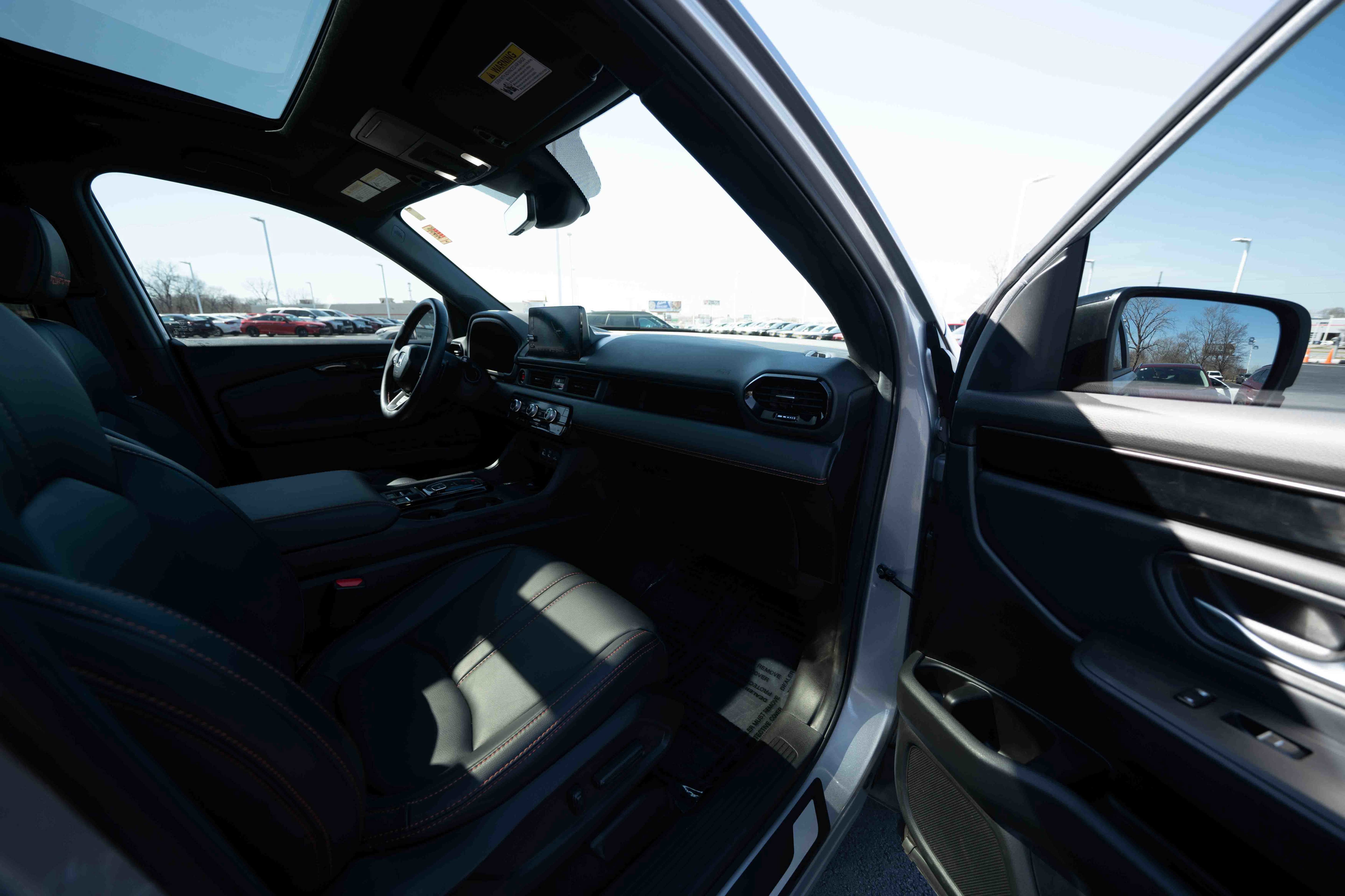 Certified 2025 Honda Pilot TrailSport image 26