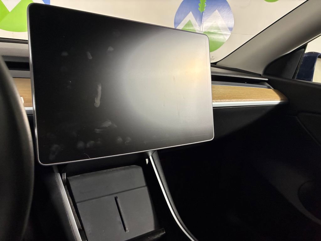 Used 2020 Tesla Model Y Long Range image 12