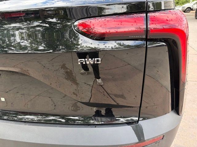Used 2024 Chevrolet Blazer EV LT AWD/4WD image 11