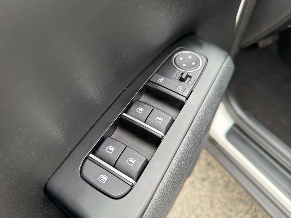 Certified 2023 Kia Soul S FWD image 12