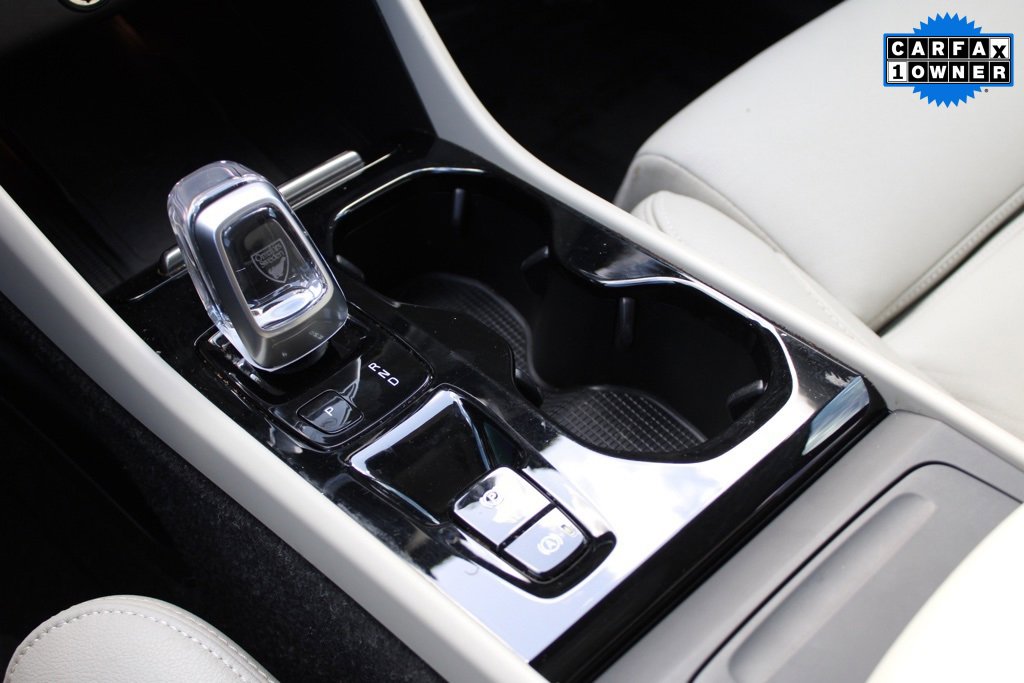 Used 2021 Volvo XC40 T5 Inscription w/ Advanced Package image 28