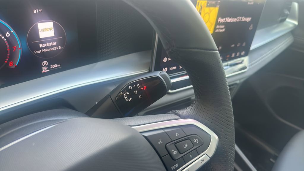 New 2026 Volkswagen Tiguan SE R-Line image 16