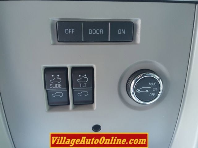 Used 2016 Chevrolet Tahoe LTZ AWD/4WD image 19