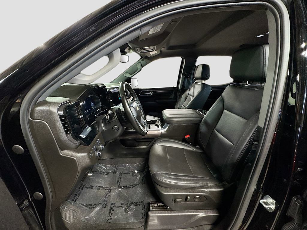 Used 2024 Chevrolet Silverado 1500 LTZ AWD/4WD image 12