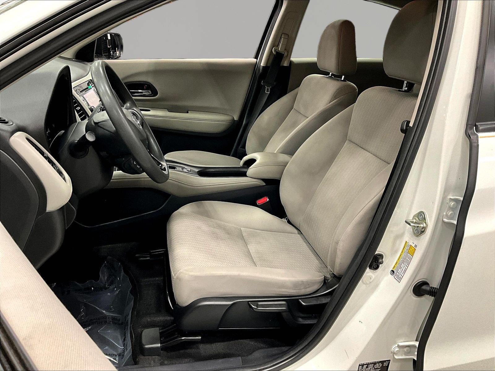 Used 2017 Honda HR-V LX image 21