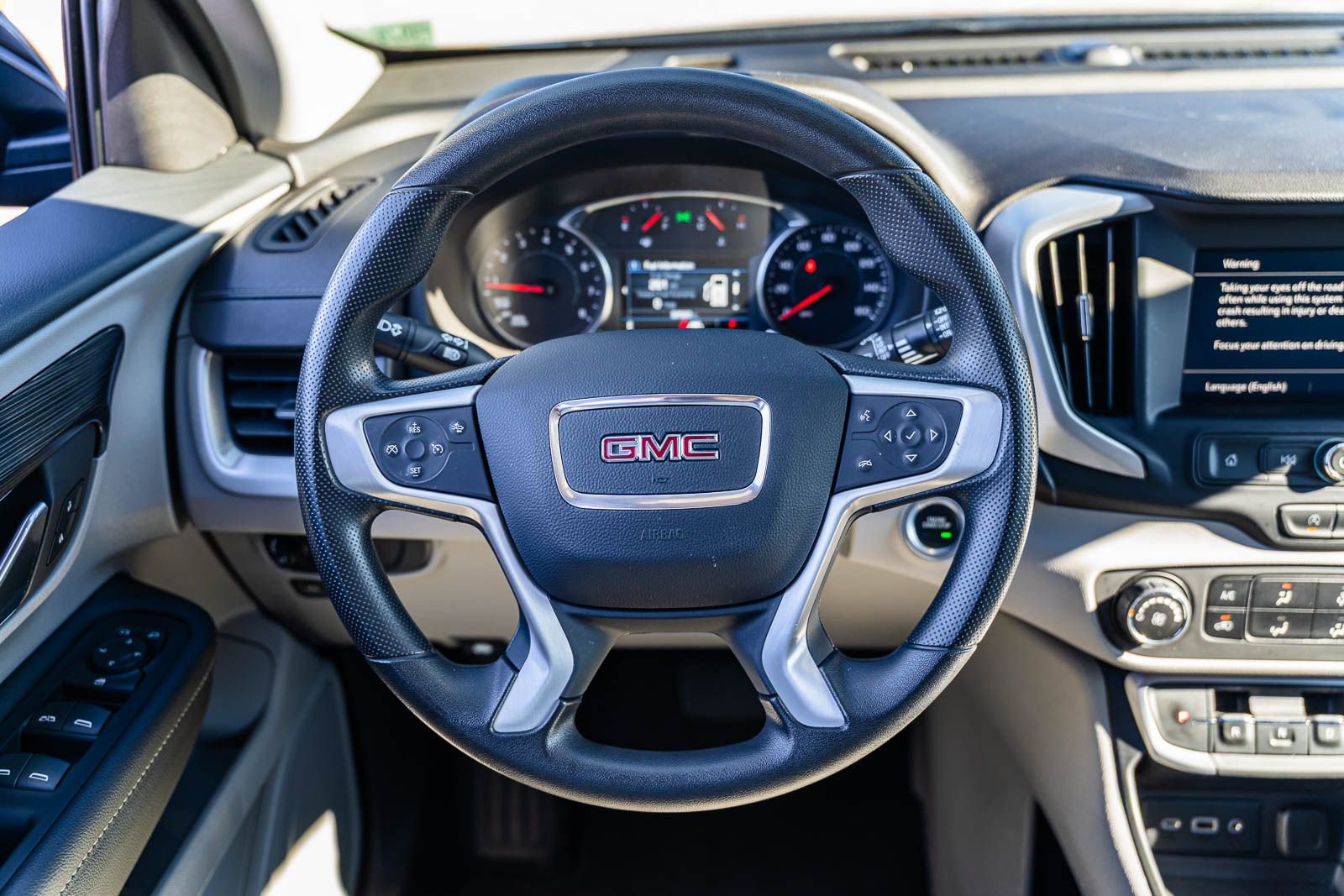 Used 2024 GMC Terrain SLE image 27