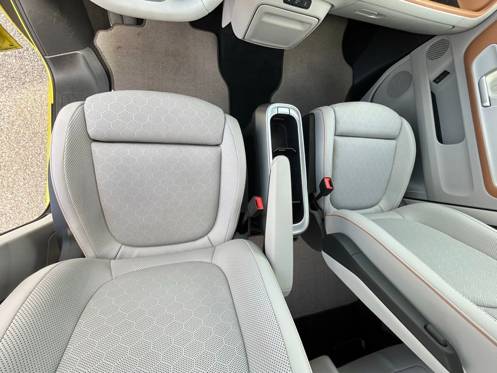 Used 2025 Volkswagen ID. Buzz 1st Edition image 21