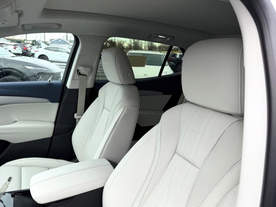 New 2026 Buick Envision Avenir image 10