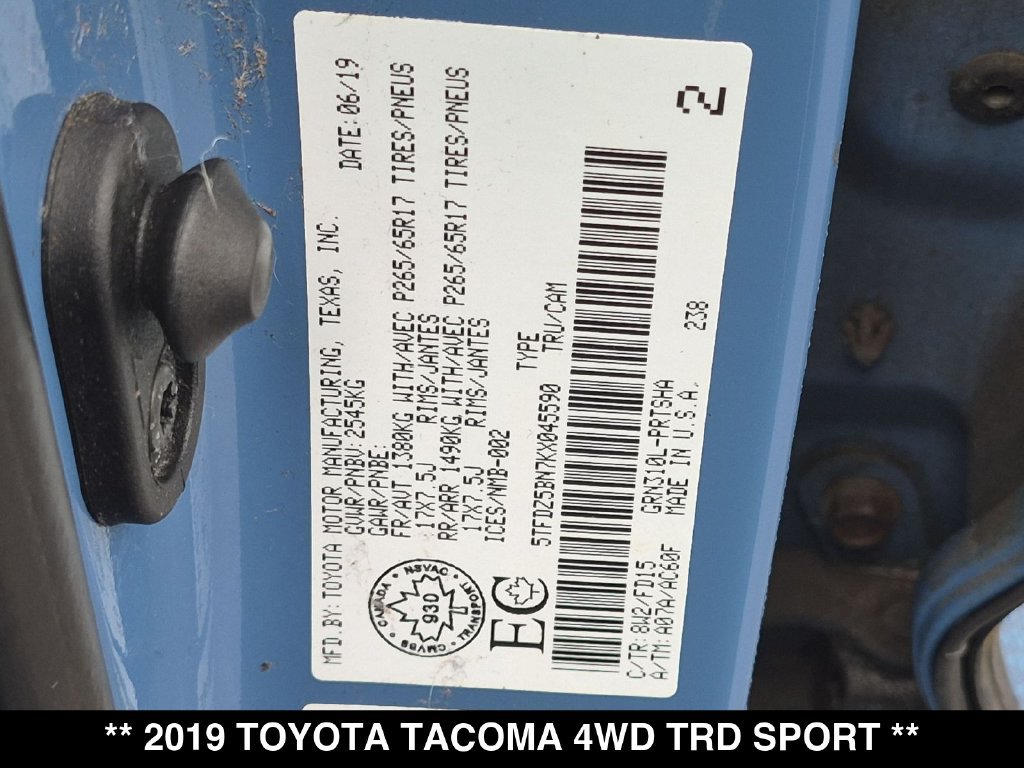 Used 2019 Toyota Tacoma TRD Sport AWD/4WD image 29