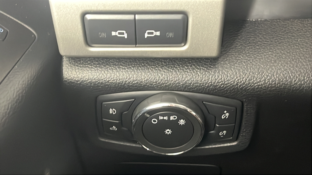 Used 2017 Ford F150 Lariat w/ Equipment Group 502A Luxury AWD/4WD image 30