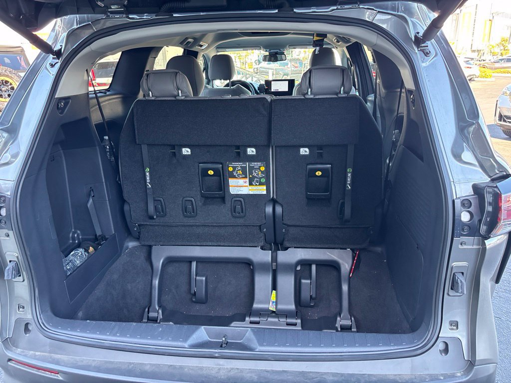 Used 2026 Toyota Sienna LE FWD image 10