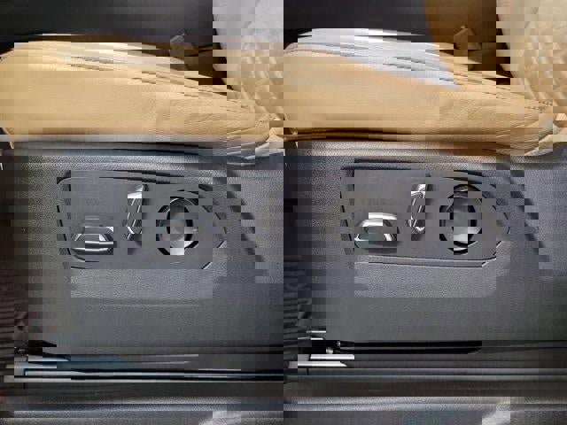 Certified 2022 Cadillac Escalade Premium Luxury image 15