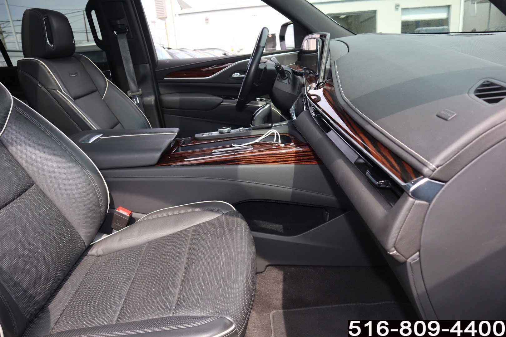 Used 2023 Cadillac Escalade Premium Luxury image 22
