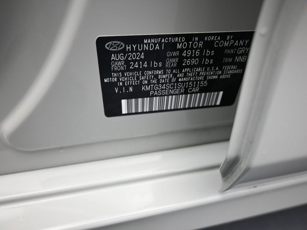 Used 2025 Genesis G70 2.5T image 19