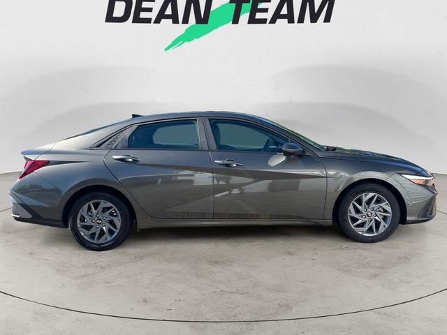 Used 2024 Hyundai Elantra SEL image 9