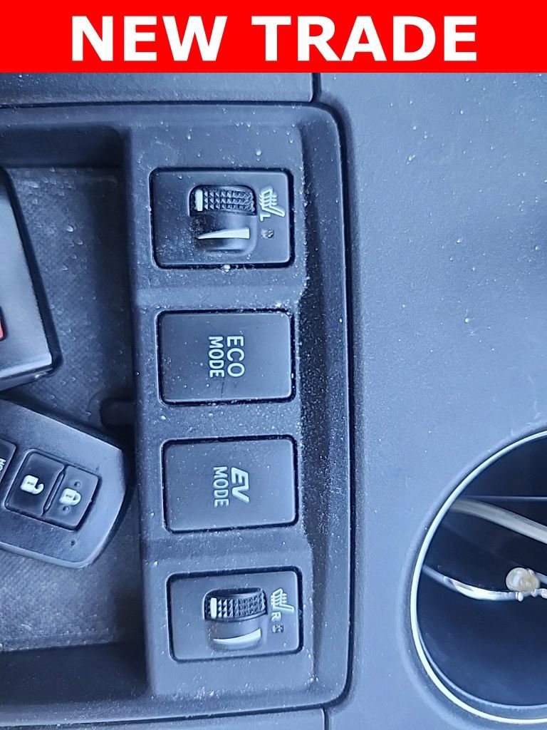 Used 2017 Toyota Camry XLE image 8