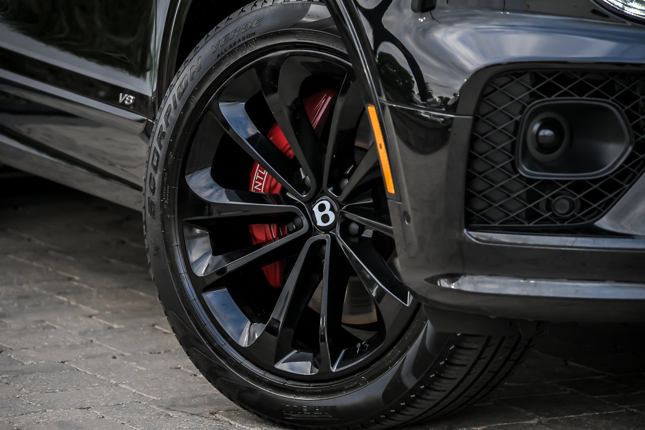 Used 2022 Bentley Bentayga AWD/4WD image 3