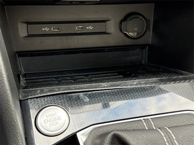 Used 2025 Volkswagen Taos SE image 35