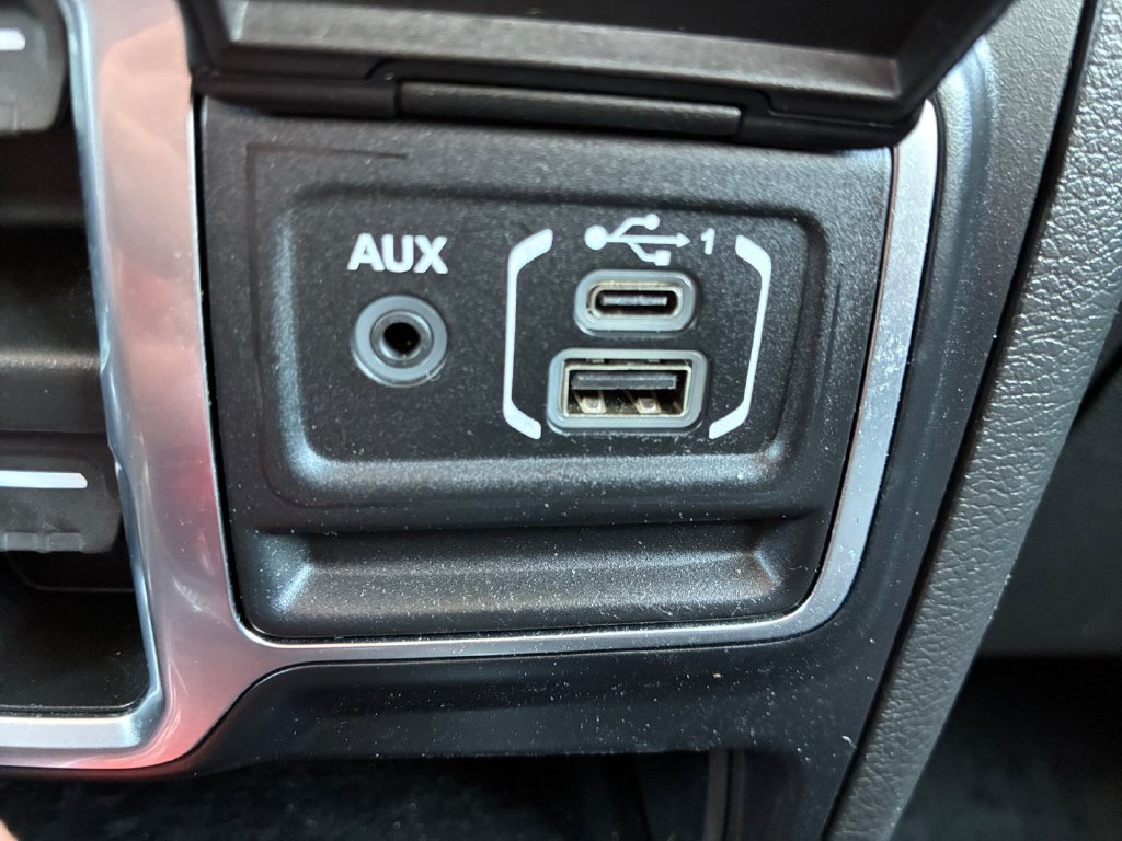 Used 2022 Jeep Gladiator Overland w/ Popular Equipment Package AWD/4WD image 6