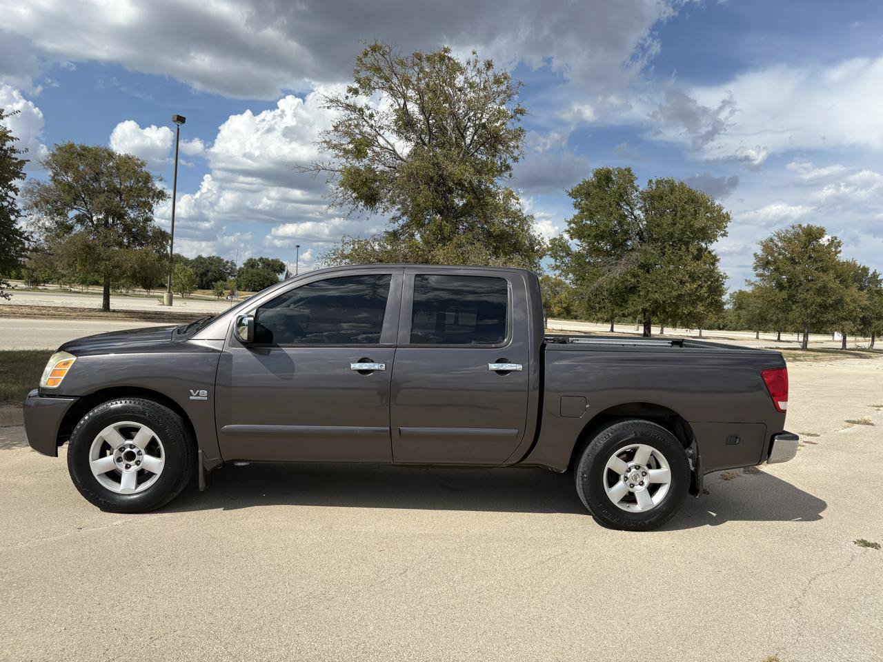 Used 2004 Nissan Titan SE RWD image 9