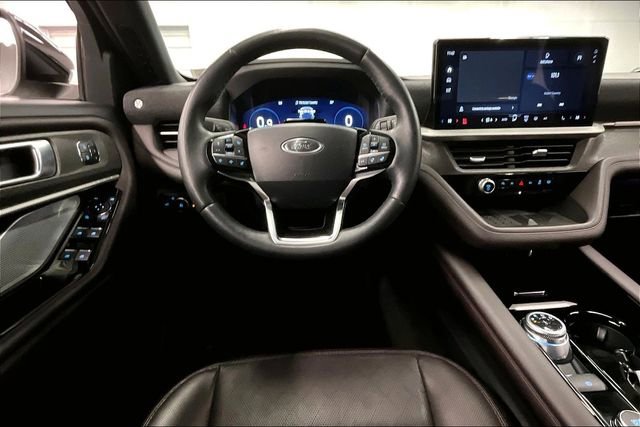 Used 2025 Ford Explorer Platinum image 6