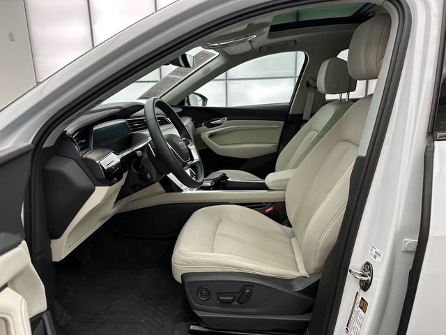 Certified 2024 Audi Q8 e-tron Premium Plus w/ Premium Plus Package AWD/4WD image 13