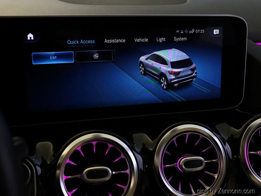 Used 2021 Mercedes-Benz GLA 250 4MATIC image 17