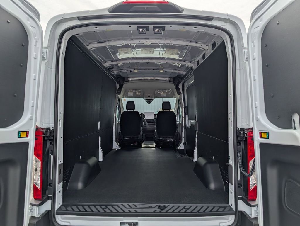 New 2026 Ford Transit 250 148 Medium Roof w/ Load Area Protection Package RWD image 19
