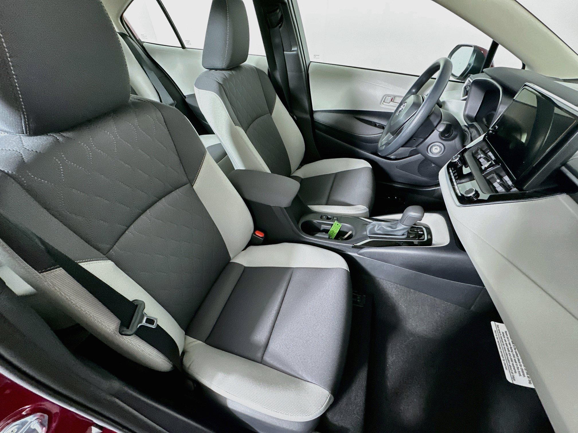 Used 2026 Toyota Corolla LE FWD image 30