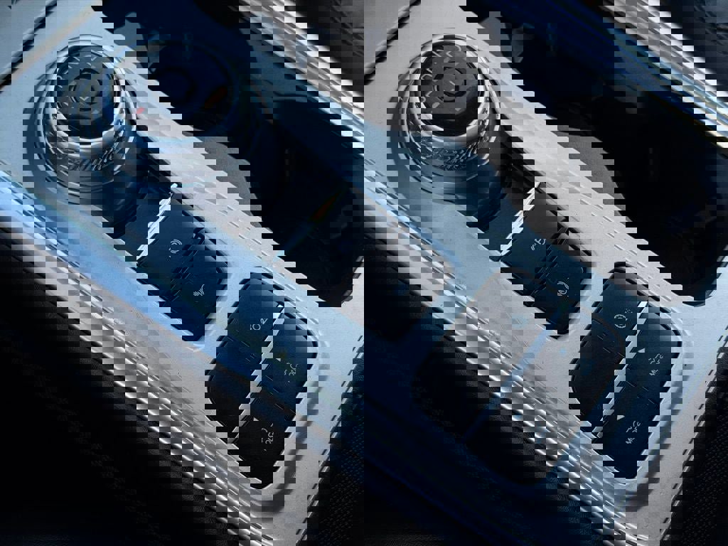 Certified 2022 Ford Explorer XLT w/ Equipment Group 202A image 38