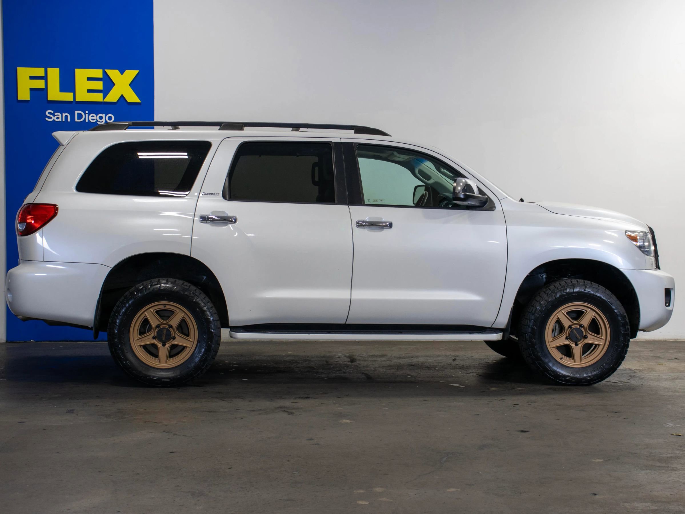 Used 2017 Toyota Sequoia Platinum image 5